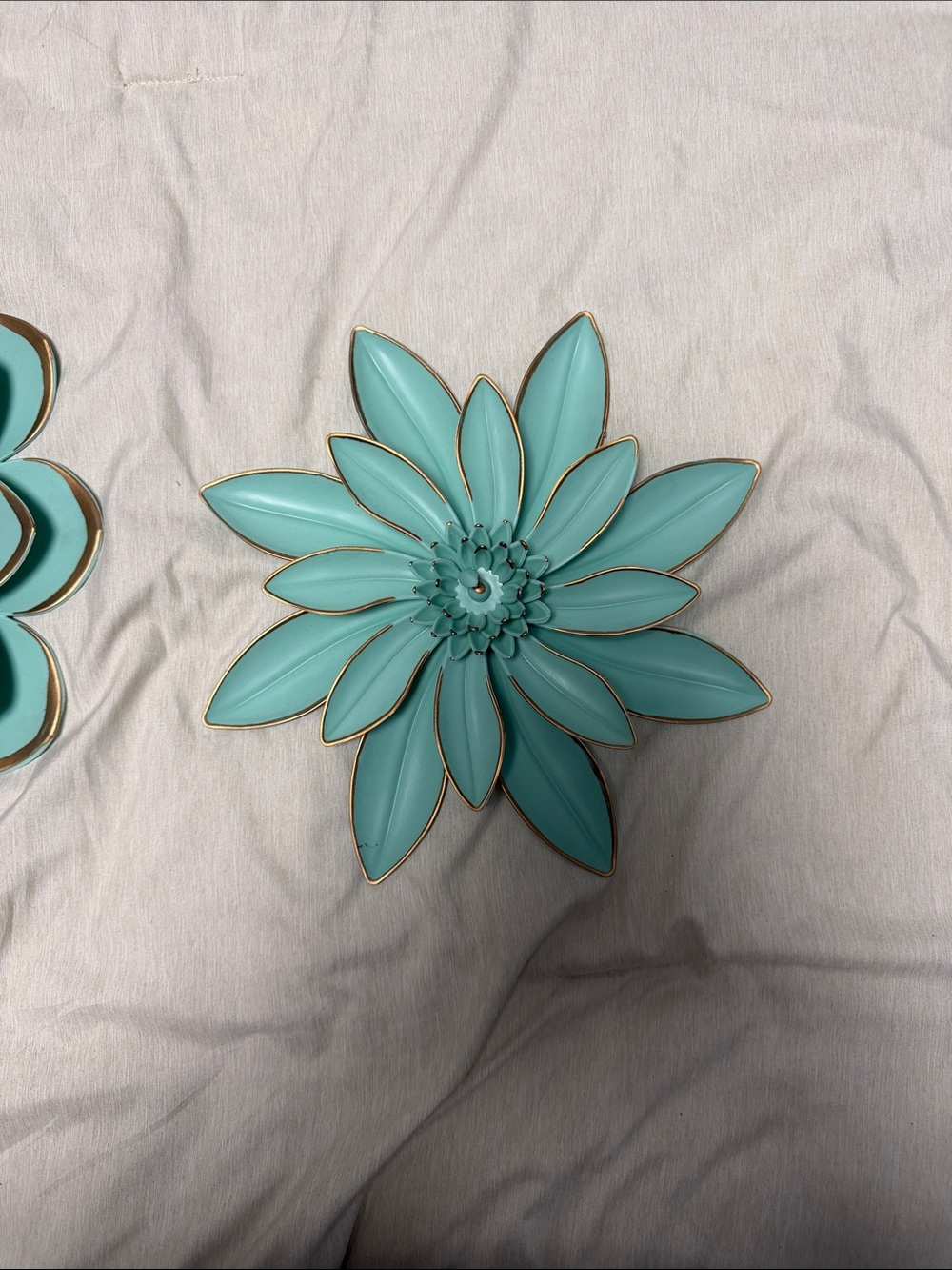 Teal Floral Plastic Wall Decor Set with Gold Accents - Picture 4 of 10